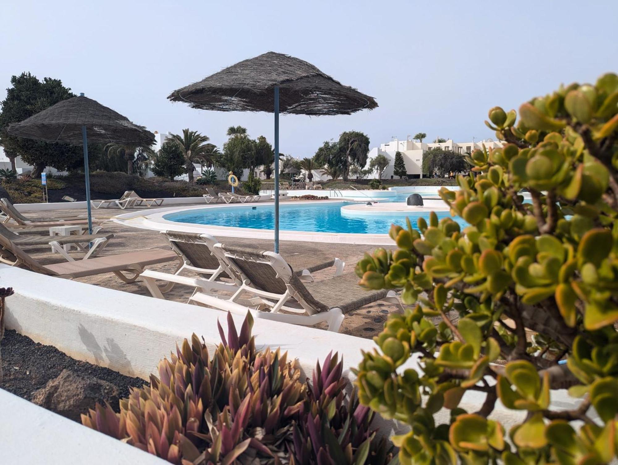 Charming Flat In Los Molinos With Terrace & Pools, Near Playa Bastian Costa Teguise Extérieur photo